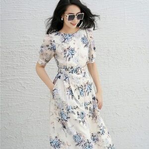 Chic Floral Midi Dress in Cream